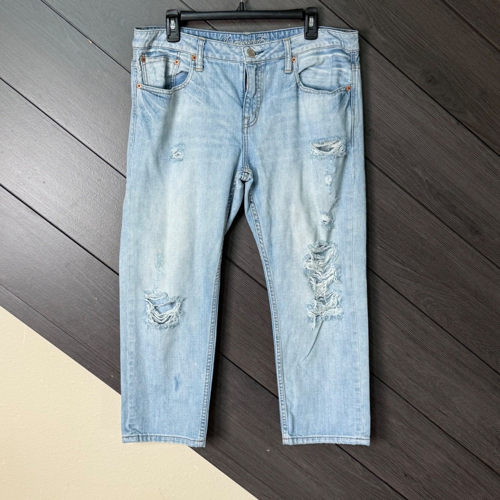 American Eagle Women's Distressed Boyfriend Crop Jeans Size 12 Light Wash